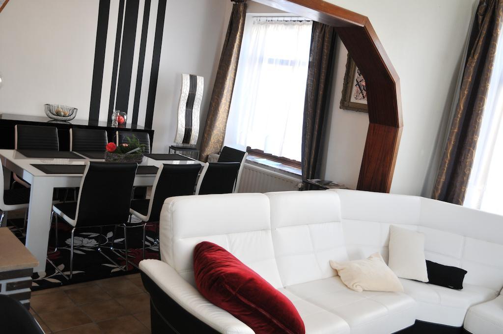 Gite Stone Lodge Bourcy Екстер'єр фото